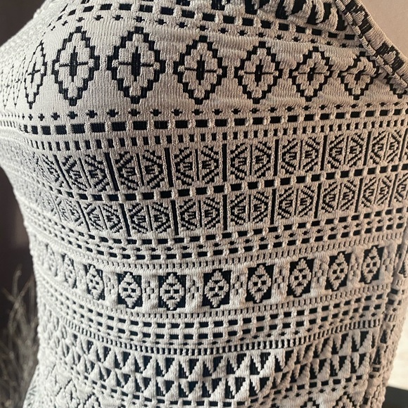 Garage Black and White Patterned Stretch Tank - Picture 7 of 14